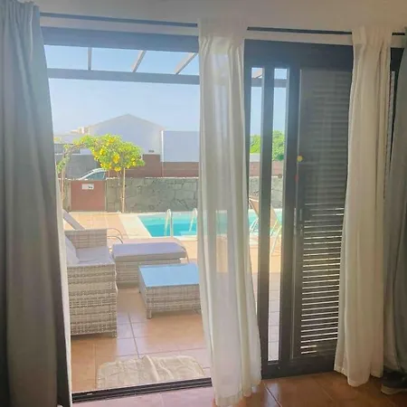 Сasa de vacaciones Lovely In With Private Pool&bbq Playa Blanca (Lanzarote)
